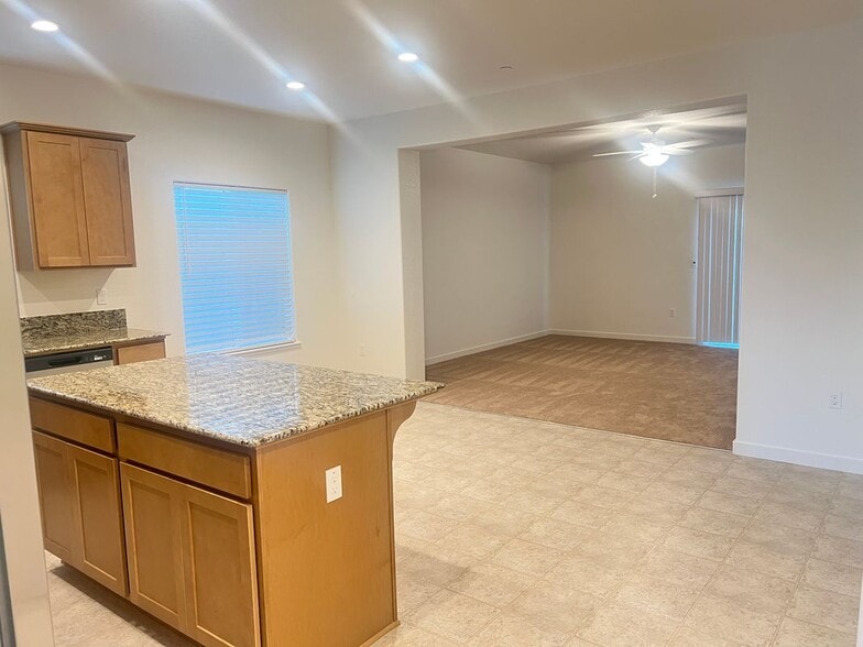 Building Photo - 741 Skyler Ct