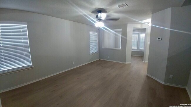 Building Photo - 146 Cindy Lou Dr