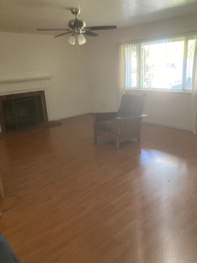 Building Photo - 960 Arrowhead Dr