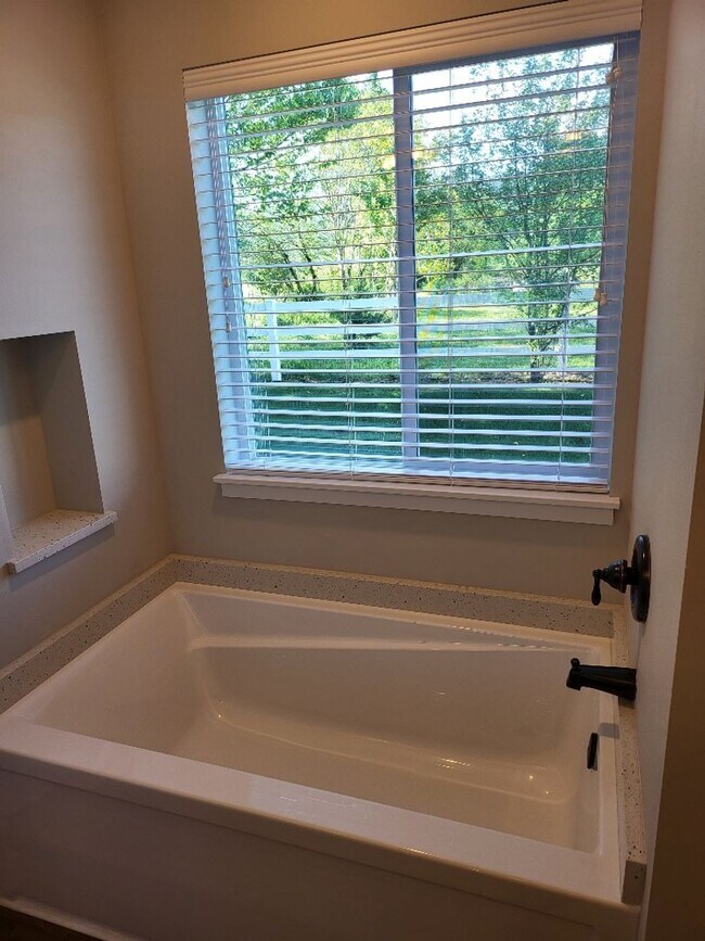 Building Photo - STATUS: AVAILABLE  | $2100.00 a month + $1...
