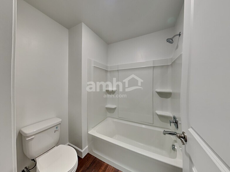 Building Photo - 6144 W Calle Lingo