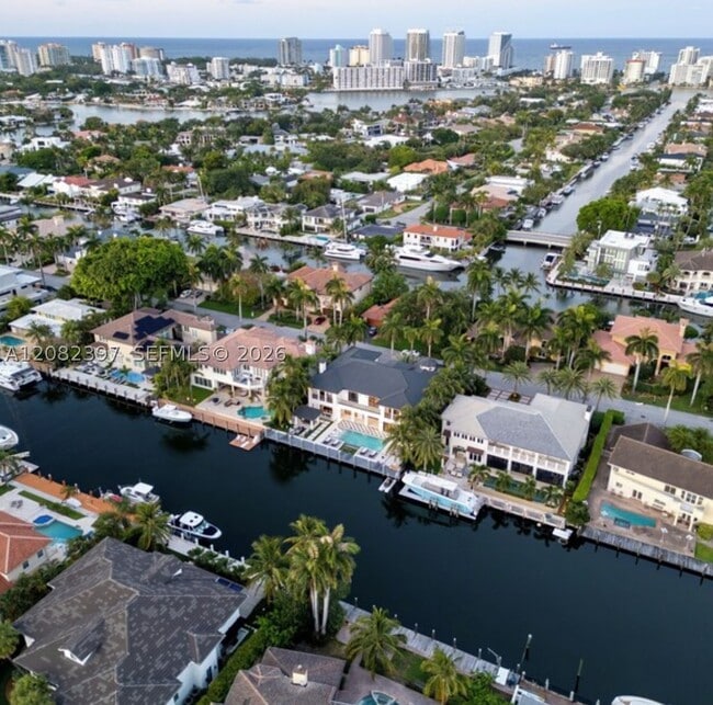 Building Photo - 131 Royal Palm Dr