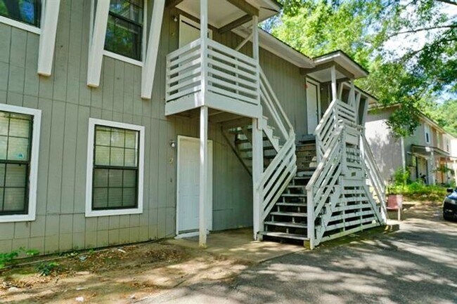 Building Photo - Charming 2BR Unit in Tallahassee