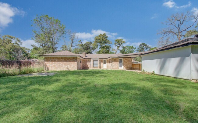 Building Photo - 2540 River Ridge