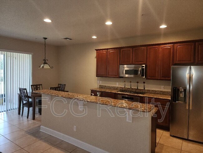 Building Photo - 1404 Milledge Ln