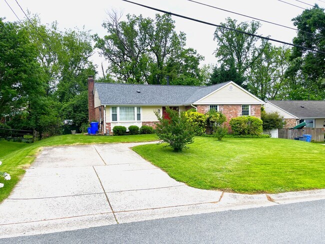 Building Photo - 8410 Buckhannon Dr