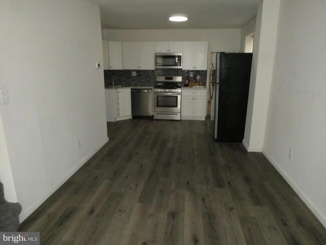 Building Photo - 1610 N 27th St