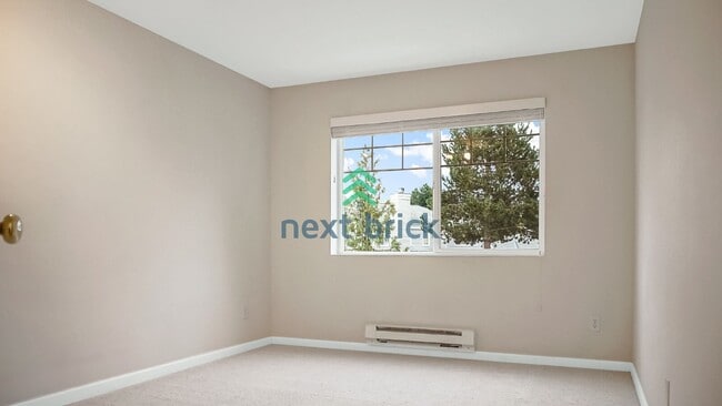 Building Photo - 3 Bed 2.5 Bath Townhouse Available for Rent!