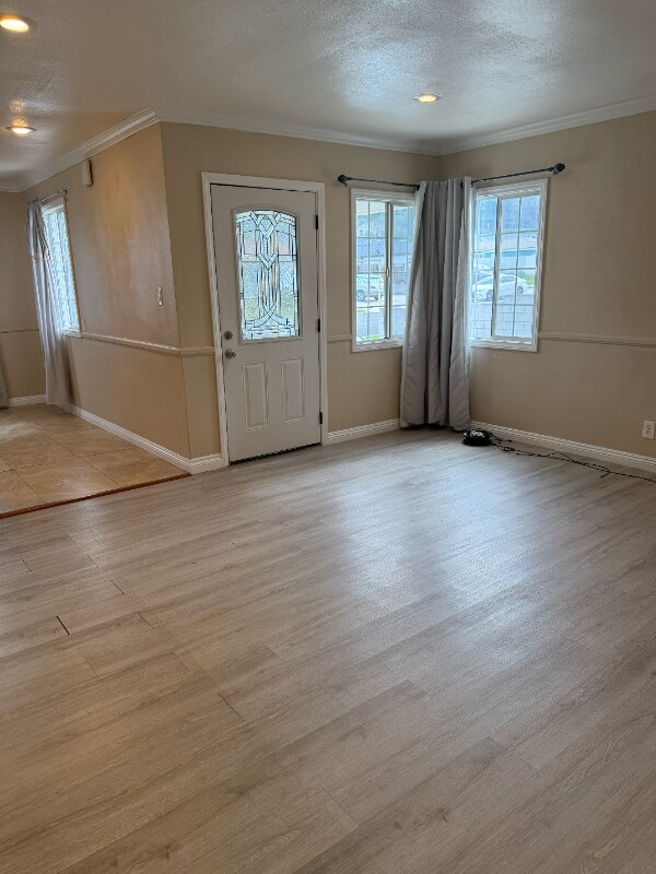 Building Photo - 665 Larimore Ave