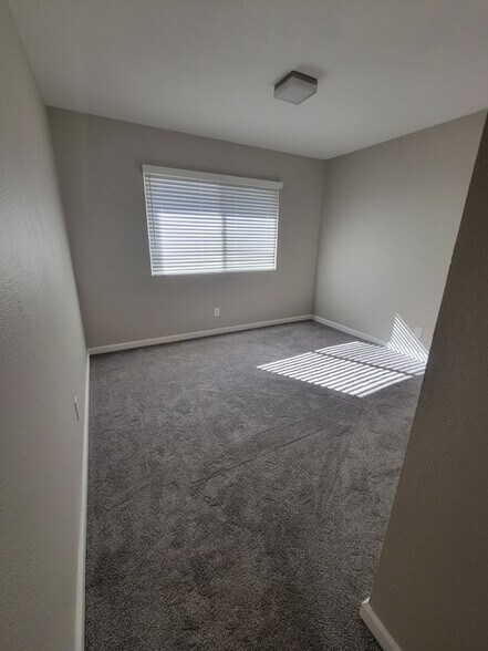 Building Photo - 12132 Wintergreen Dr