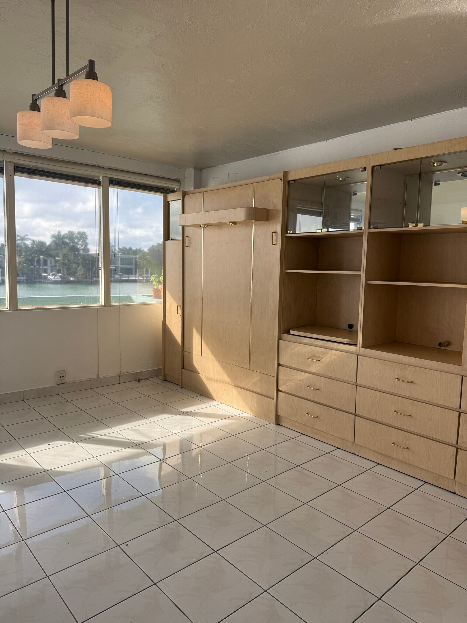 Building Photo - 6484 Indian Creek Dr