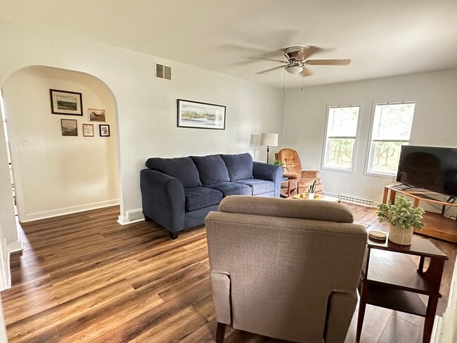 Building Photo - 962 County Rd 440