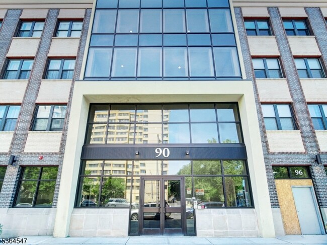 Building Photo - 90 Clinton Ave