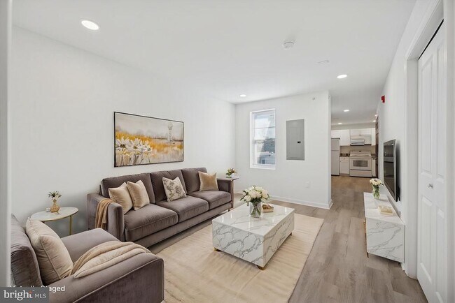 Building Photo - 4926 W Thompson St