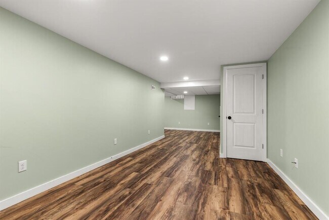 Building Photo - 56 Durham Rd