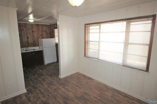 Building Photo - 4100 Broyles Ave SW