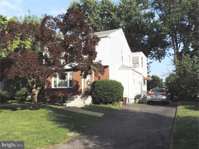 Building Photo - 110 Cambridge Ave