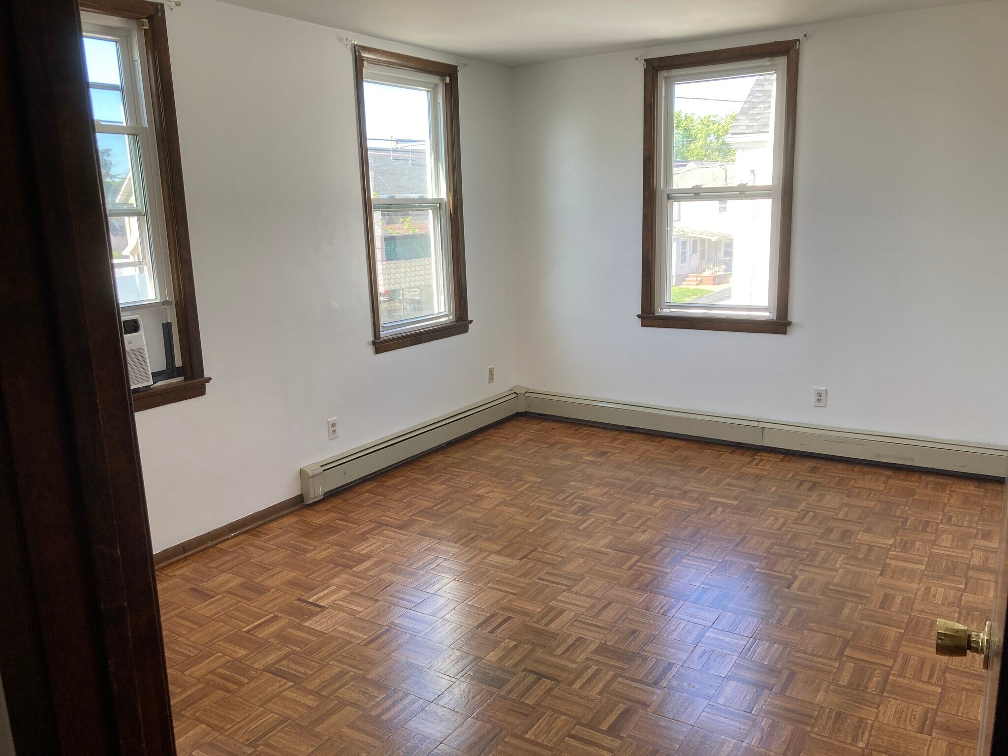 Building Photo - 9 1st St