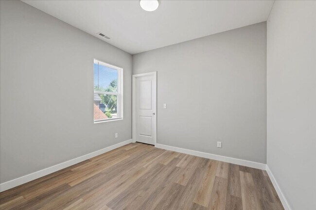 Building Photo - 2751 Guilford Ave