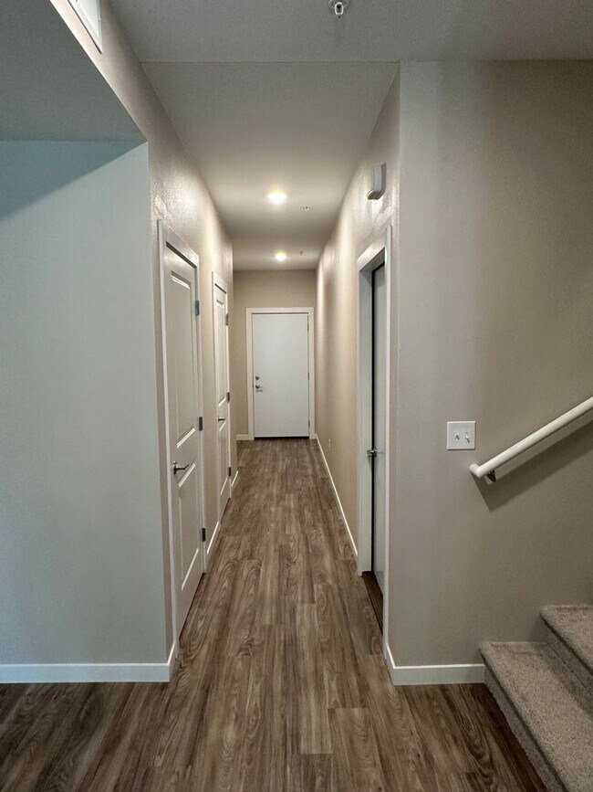 Building Photo - 1112 12th St N