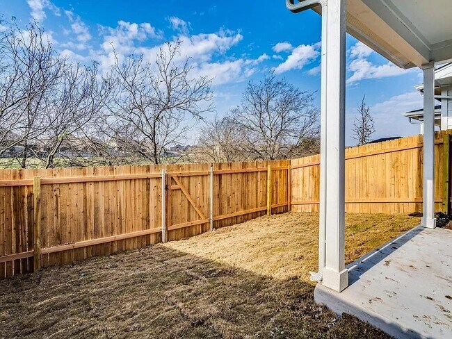 Building Photo - 515 Fieldwood Dr