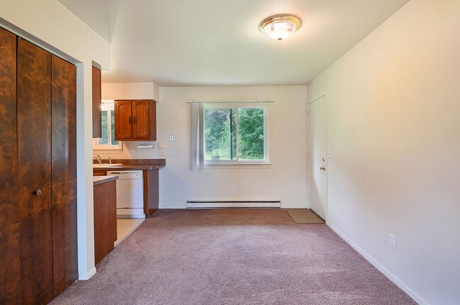 dinning area - 2336 Peppermill Rd