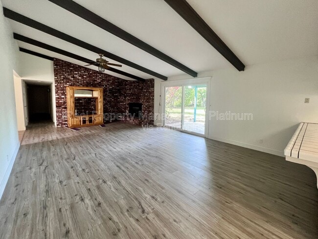 Building Photo - 9193 N Fowler Ave