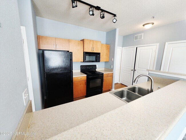 Building Photo - 8290 Gate Pkwy W