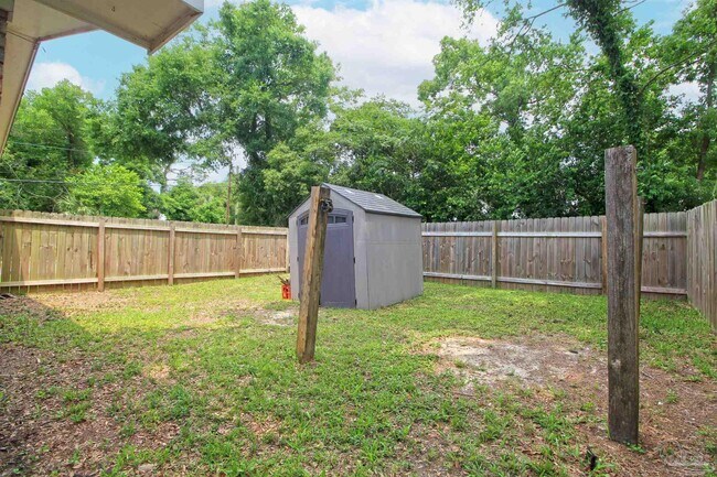 Building Photo - 1400 N D St