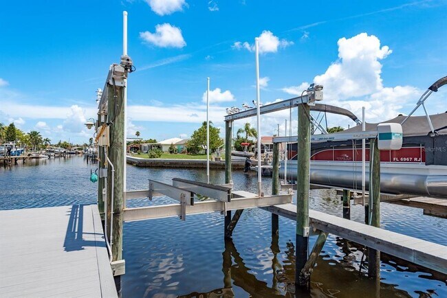 Building Photo - 4845 Shell Stream Blvd