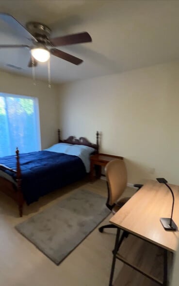 Building Photo - 1431 Collegiate Cir