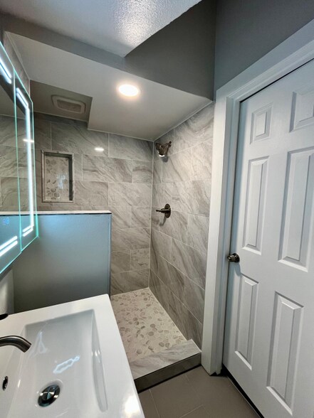 Building Photo - 3109 Glenmere Ct