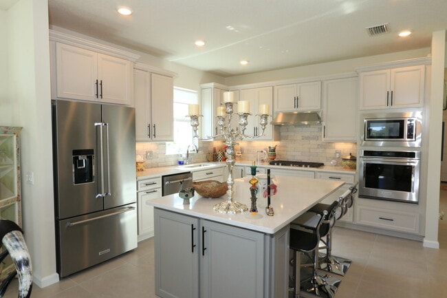 Building Photo - 13412 SW Vermillion Cir