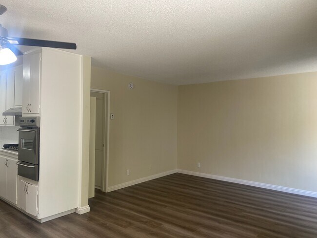 Model A - Tarzana Gardens