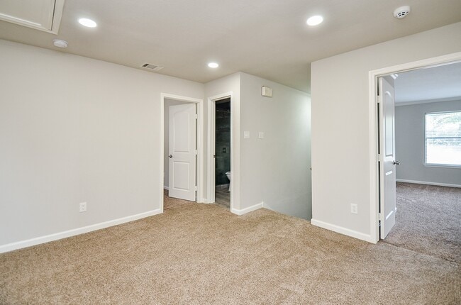 Building Photo - 13410 Cricklewood Creek Ln