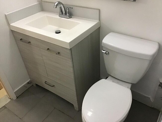 Building Photo - 5641 SW 2nd Ct