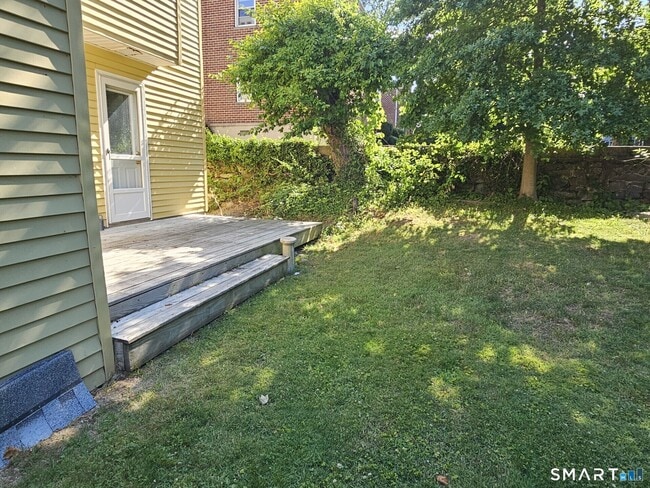 Building Photo - 72 Maple Tree Ave