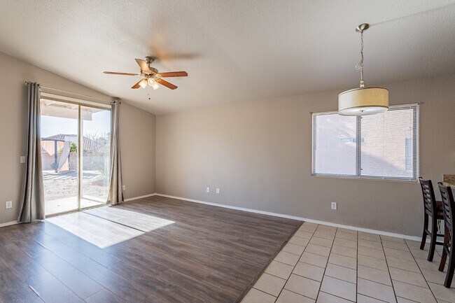 Building Photo - 8220 N Freshwater Ln