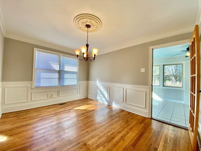 Building Photo - 3870 Hog Mountain Rd