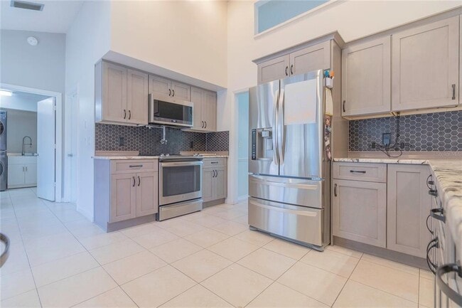 Building Photo - 3908 Rosedale Dr