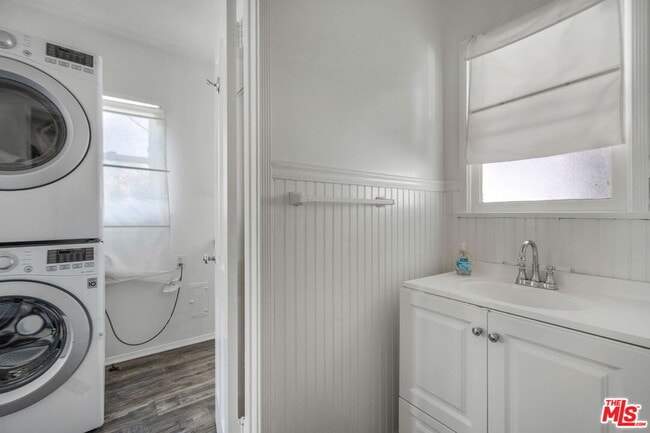 Building Photo - 5039 Marburn Ave