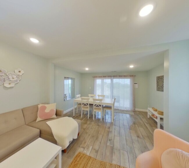 Building Photo - Ocean View