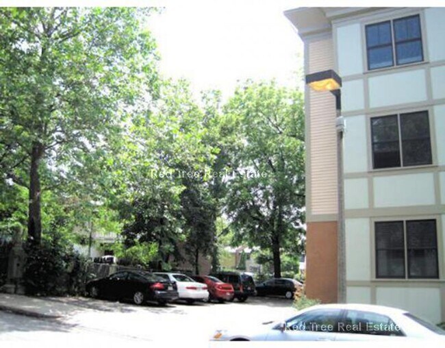 Building Photo - 81 Westminster Ave