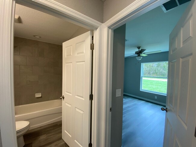 Building Photo - Beautiful Home in Marion Oaks- 3/2/2 **WON"T LAST**