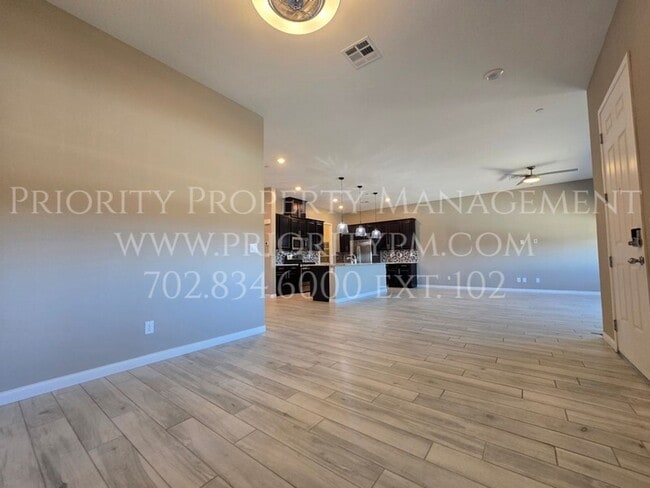 Building Photo - 738 Briar Knoll Dr