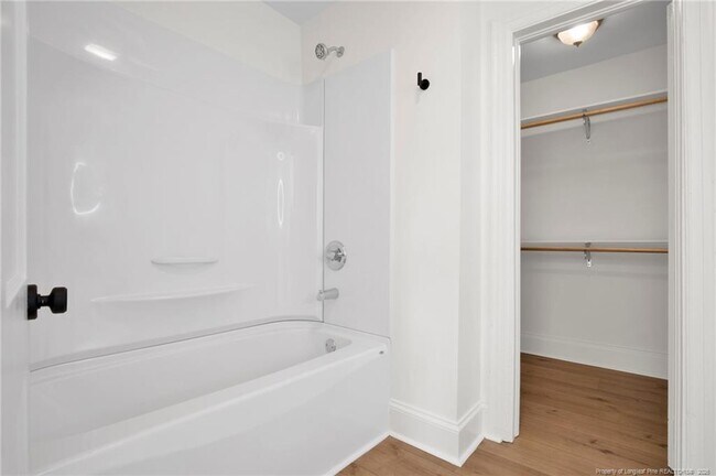 Building Photo - 809 Anarine Rd