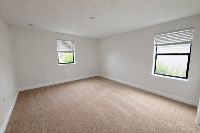 Building Photo - 202 Brooke's Pl