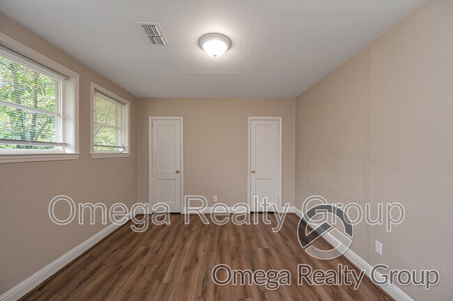 Building Photo - 568 Morningview Dr