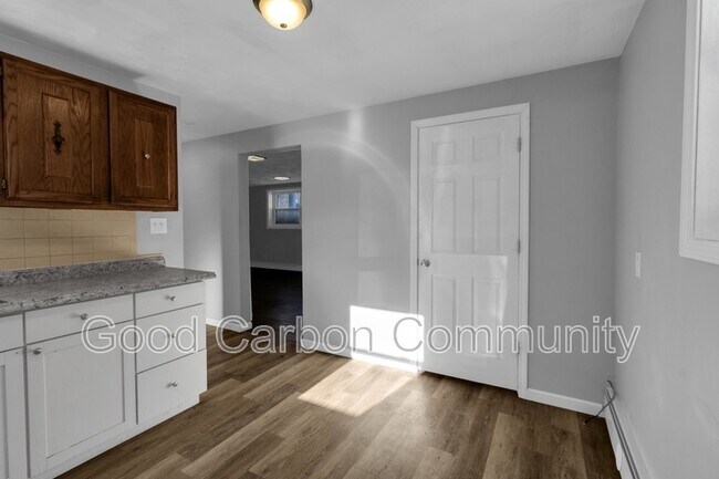 Building Photo - 1190 Orchard Park Rd