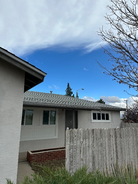 Building Photo - 2000 N Mesa Verde Ave